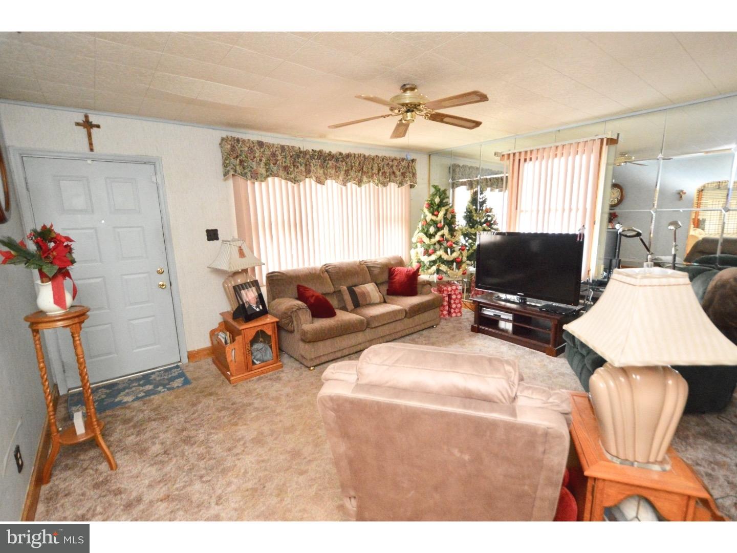 15 East Laurel Road Stratford, NJ 08084 - Photo 2 of 12 Great Room