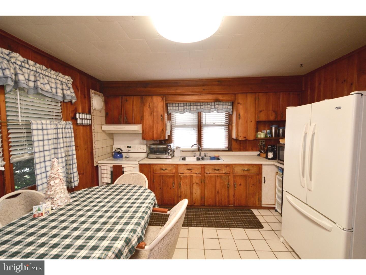 15 East Laurel Road Stratford, NJ 08084 - Photo 4 of 12 Kitchen