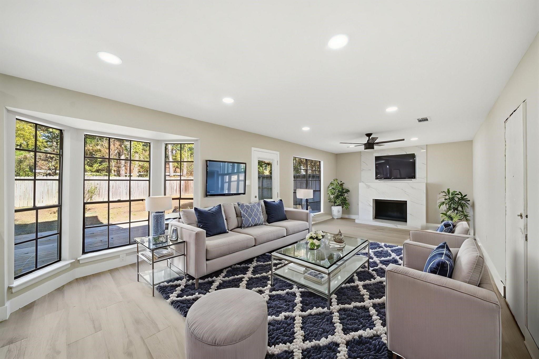 22 Cricket Hollow Place The Woodlands, TX 77381 - Photo 2 of 7