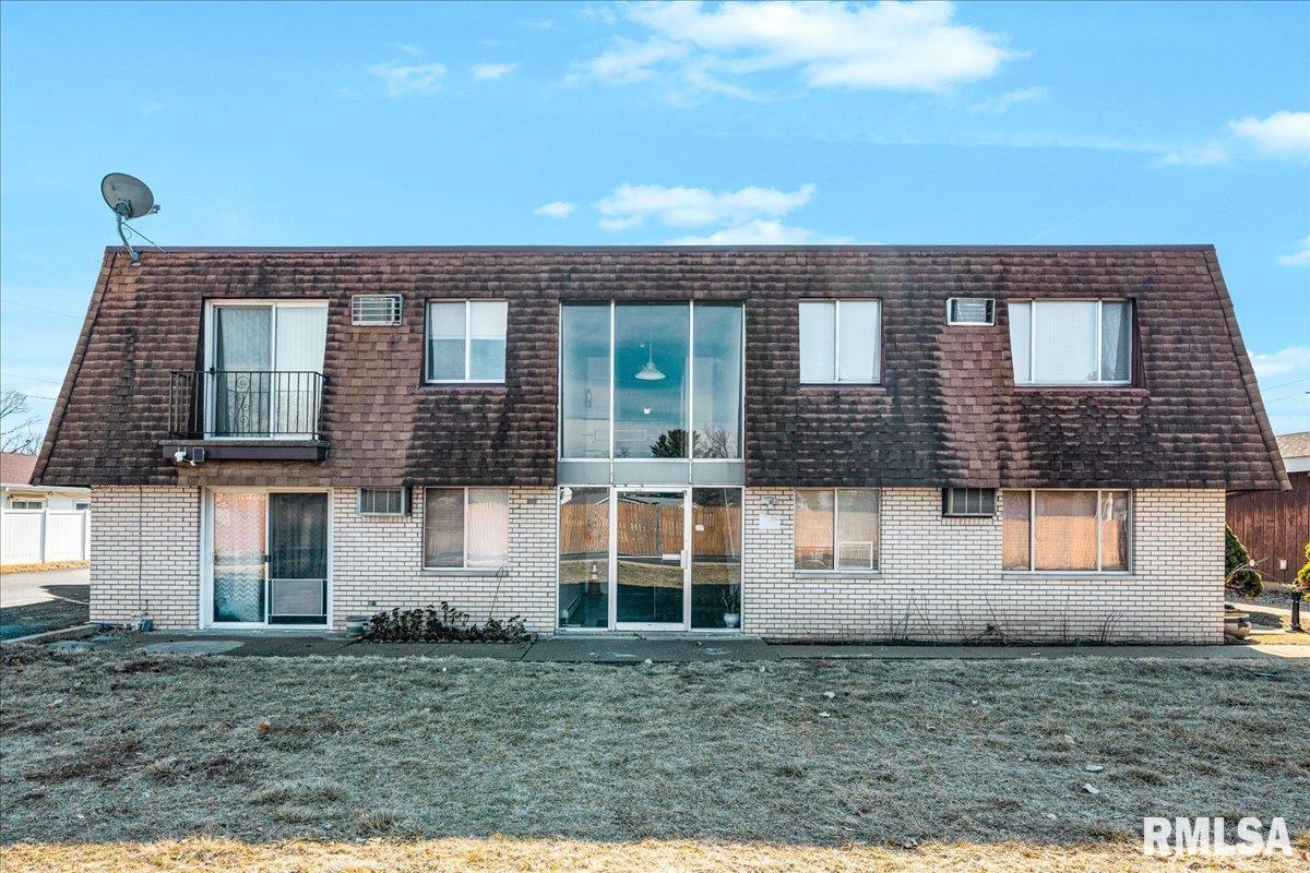640 South Fourth Avenue Morton, IL 61550 - Photo 1 of 15