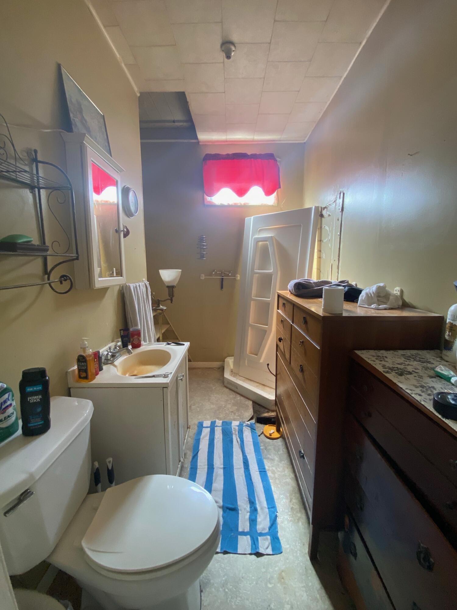 794 East Fox Farm Road Manistee, MI 49660 - Photo 14 of 31 Bathroom