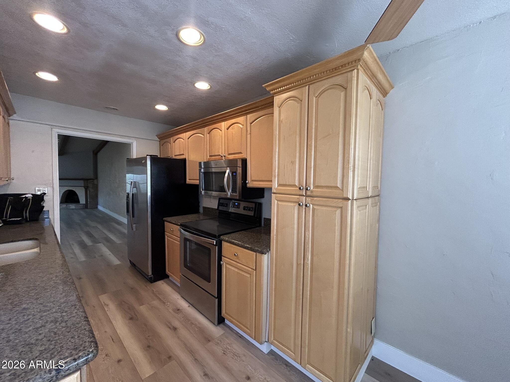5100 North Miller Road, Unit 11 Scottsdale, AZ 85250 - Photo 15 of 43 d kitchen1