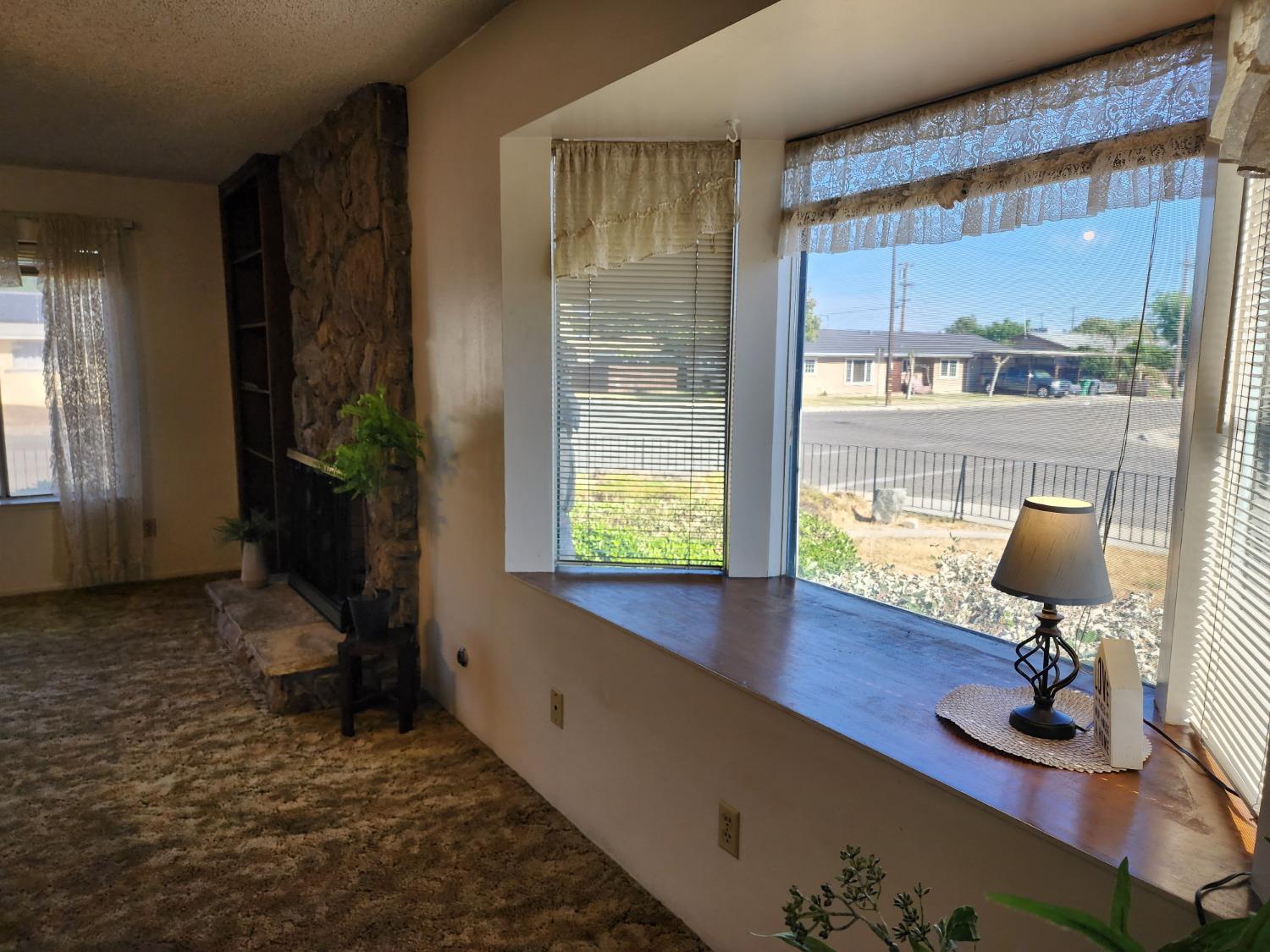 3653 Wright Street Selma, CA 93662 - Photo 16 of 41 a living room with furniture