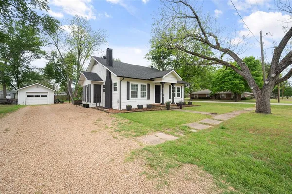 $249,900 | 211 Southwest 4th Street, Kerens, TX 75144