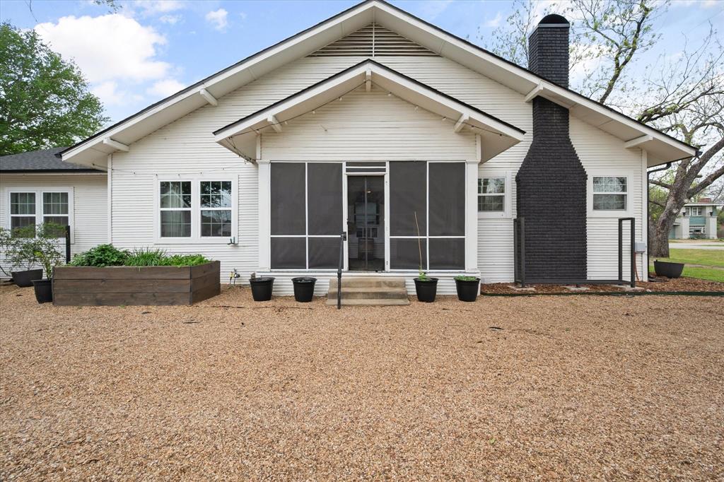 211 Southwest 4th Street Kerens, TX 75144 - Photo 3 of 40