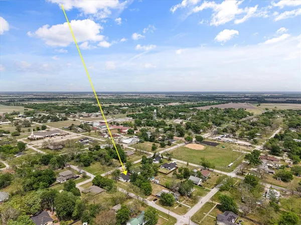 $249,900 | 211 Southwest 4th Street, Kerens, TX 75144
