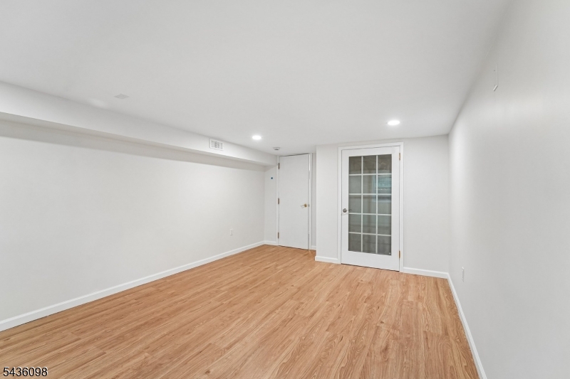 14 Witkowski Way Wayne, NJ 07470 - Photo 35 of 37