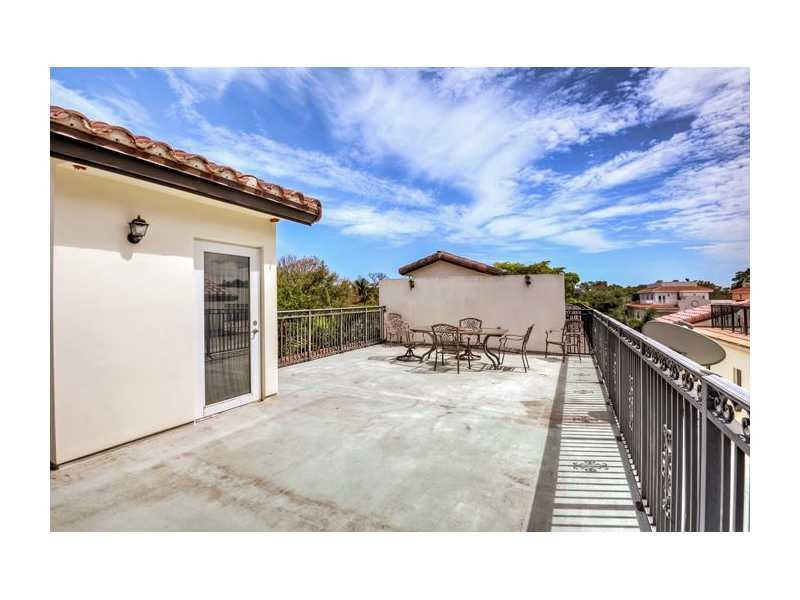 601 Southwest 10th Street, Unit 2 Fort Lauderdale, FL 33315 - Photo 20 of 21 Patio/Deck