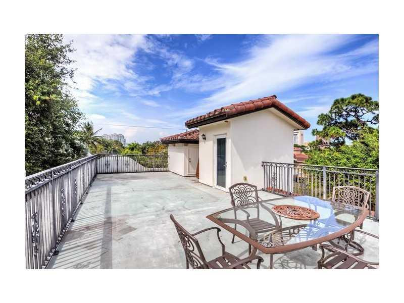 601 Southwest 10th Street, Unit 2 Fort Lauderdale, FL 33315 - Photo 21 of 21 Patio/Deck