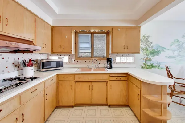 $420,000 | 5220 West Patterson Avenue, Chicago, IL 60641