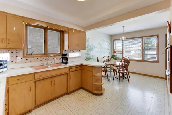 $420,000 | 5220 West Patterson Avenue, Chicago, IL 60641