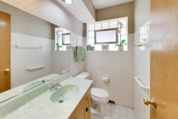 $420,000 | 5220 West Patterson Avenue, Chicago, IL 60641