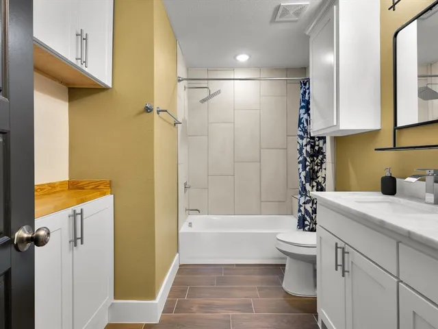 $2,150 | 2721 Beechwood Street, Granbury, TX 76048