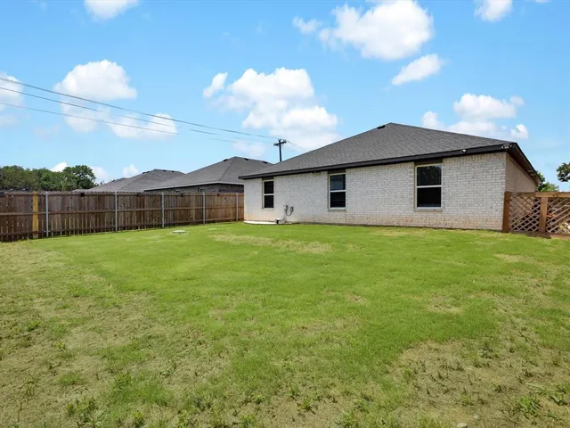 $2,150 | 2721 Beechwood Street, Granbury, TX 76048