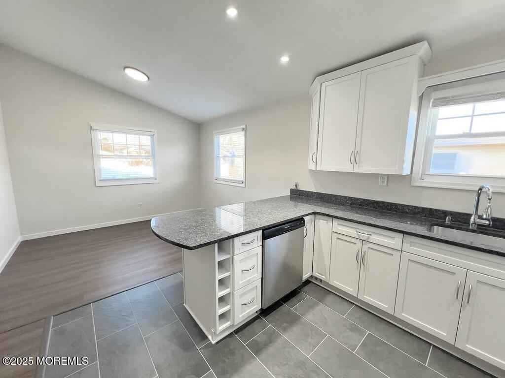 40 Las Olas Drive Brick, NJ 08723 - Photo 11 of 28 Kitchen/Dining