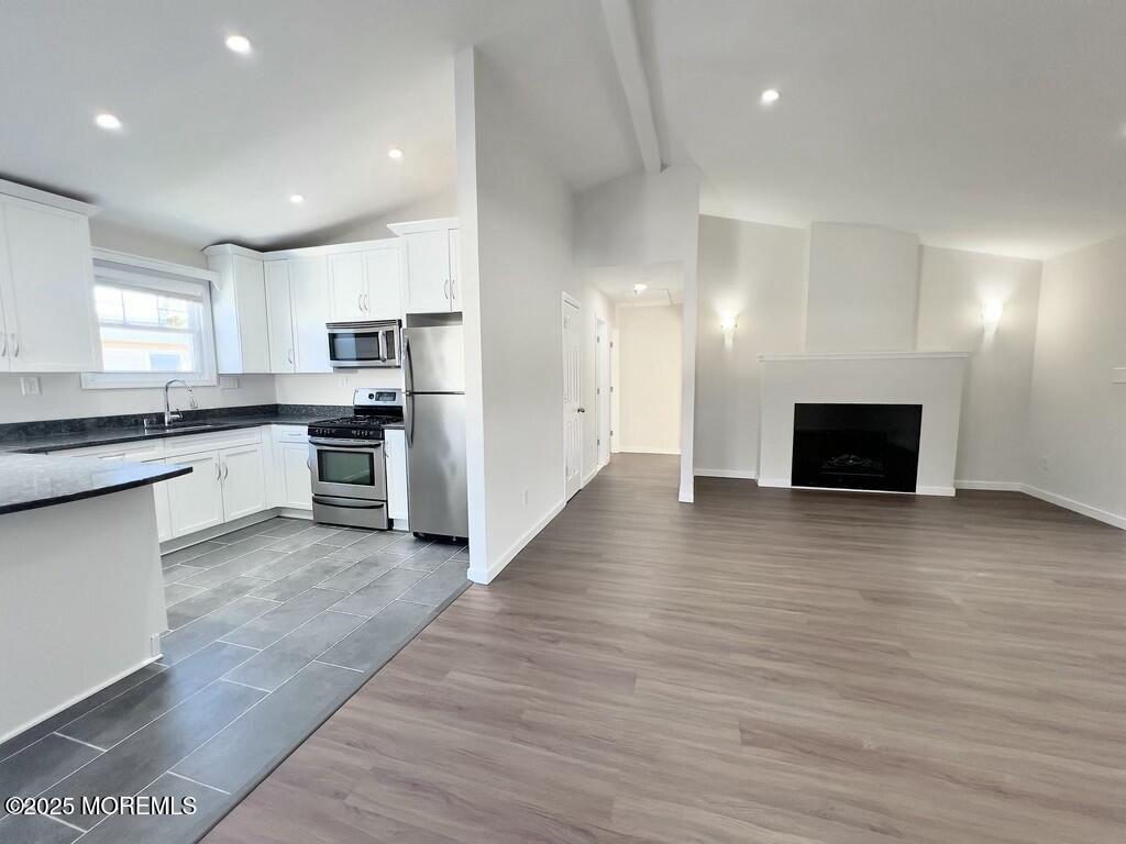 40 Las Olas Drive Brick, NJ 08723 - Photo 7 of 28 Living Room/Kitchen