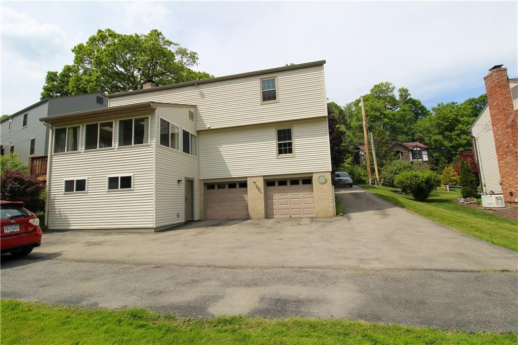 468 Sharon Road Moon Township, PA 15108 - Photo 5 of 24 Gallery Image 5