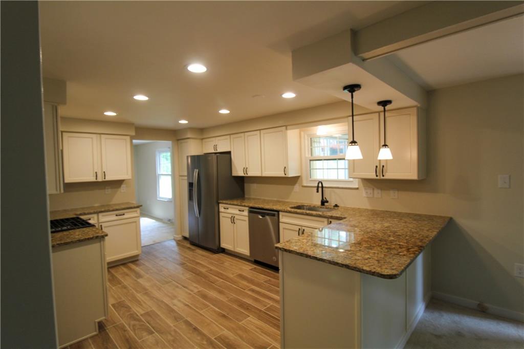 468 Sharon Road Moon Township, PA 15108 - Photo 7 of 24 Gallery Image 7