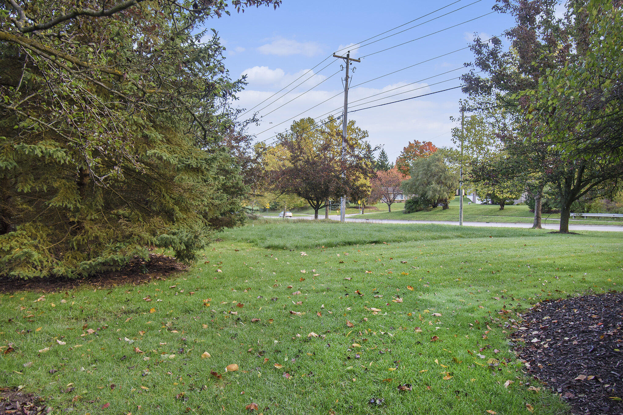 3953 Breton Road Southeast Grand Rapids, MI 49508 - Photo 3 of 13 003__dsc4107_950