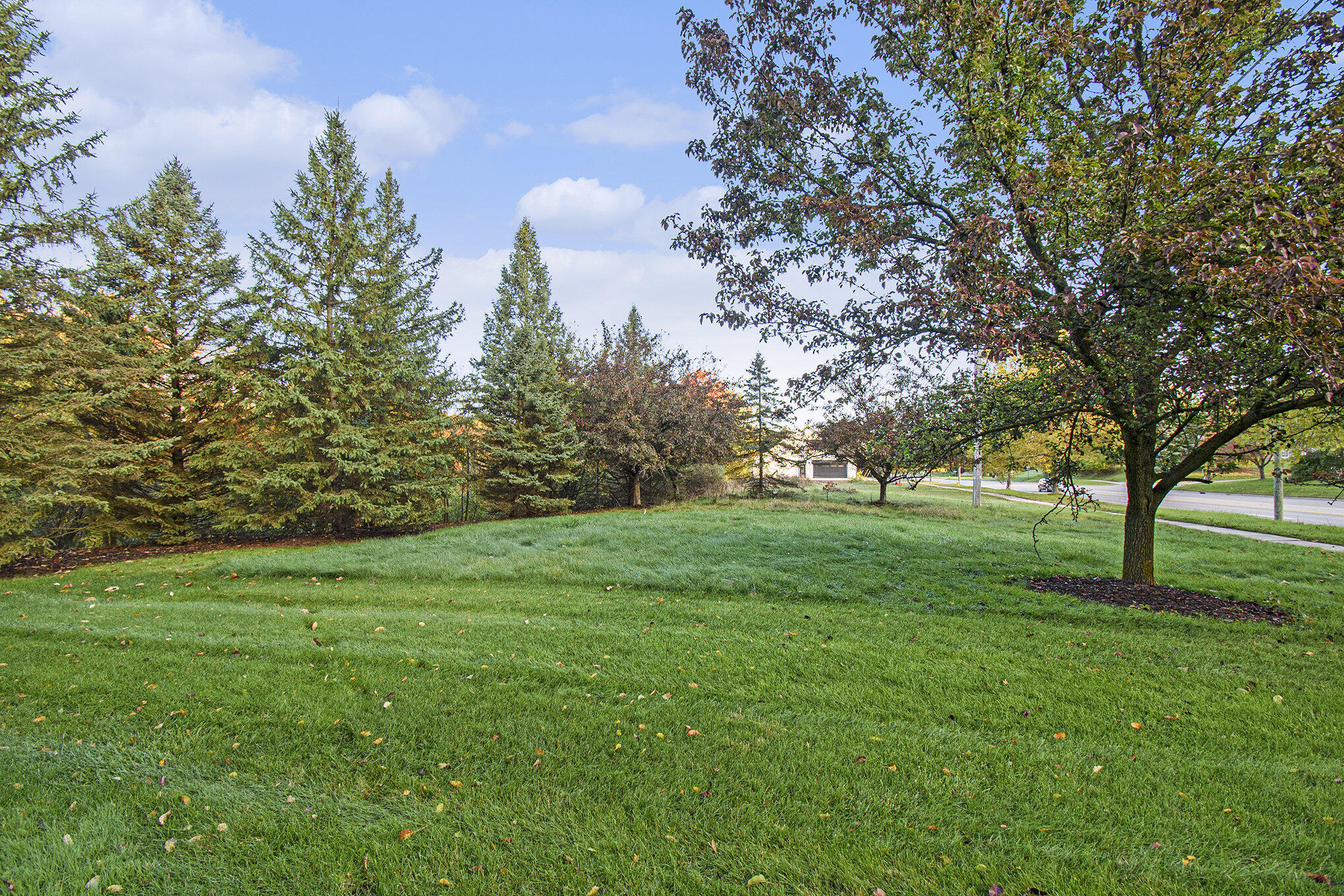 3953 Breton Road Southeast Grand Rapids, MI 49508 - Photo 9 of 13 009__dsc4101_48