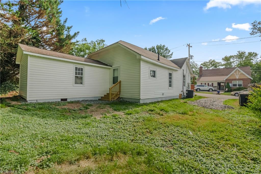 413 Junction Street Mount Airy, NC 27030 - Photo 28 of 30