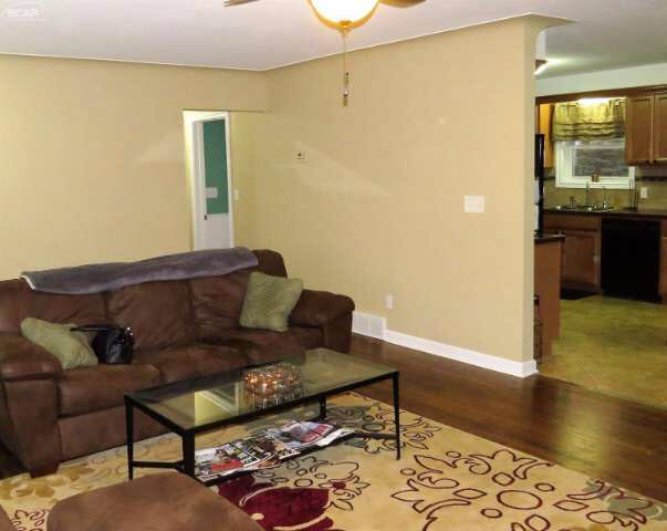5435 Oak Grove Road Howell, MI 48855 - Photo 10 of 45 21229060-10.JPG