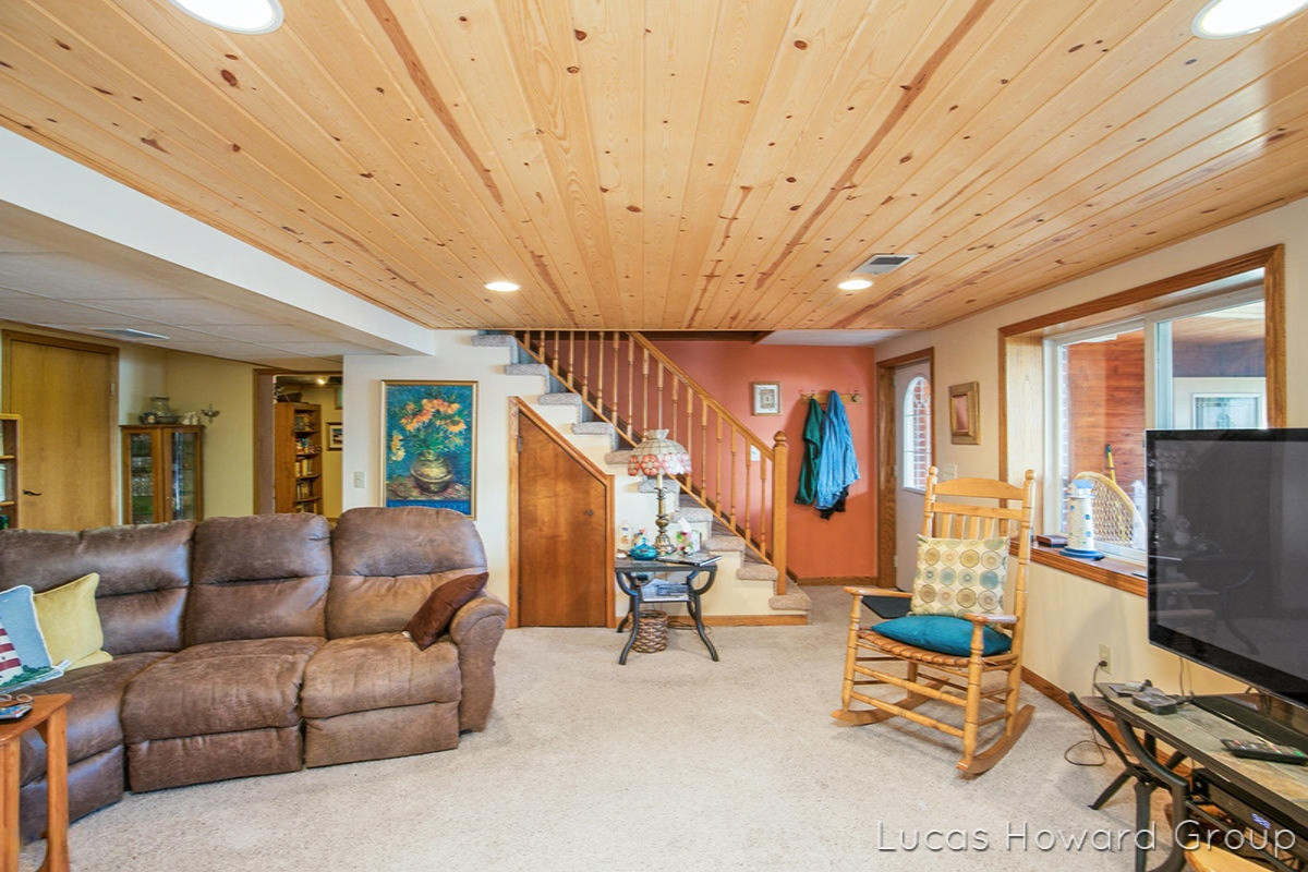 5211 South Centerline Road Newaygo, MI 49337 - Photo 26 of 44 IMG_1020