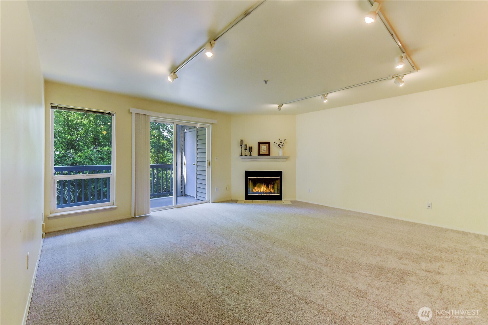 2969 142nd Place Southeast, Unit 7 Bellevue, WA 98005 - Photo 3 of 19