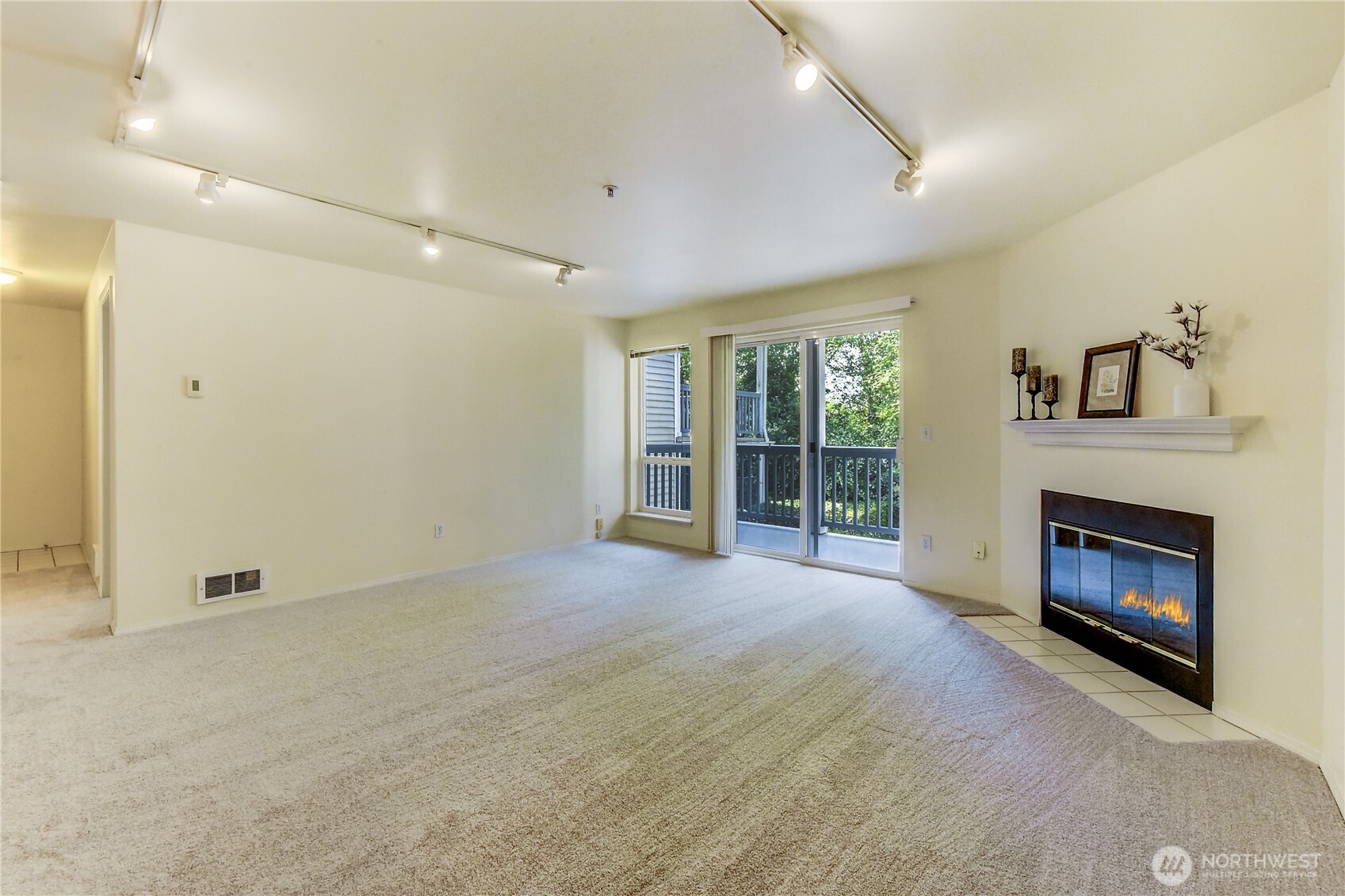 2969 142nd Place Southeast, Unit 7 Bellevue, WA 98005 - Photo 4 of 19