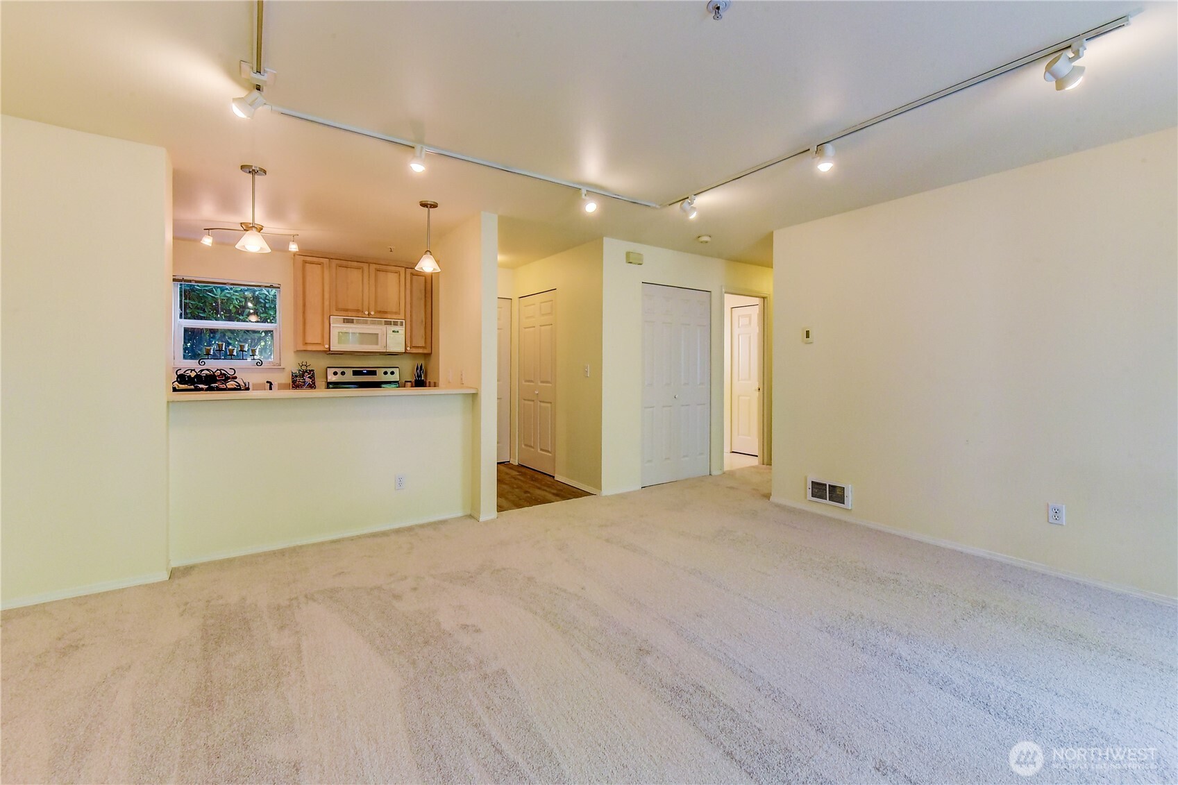 2969 142nd Place Southeast, Unit 7 Bellevue, WA 98005 - Photo 5 of 19