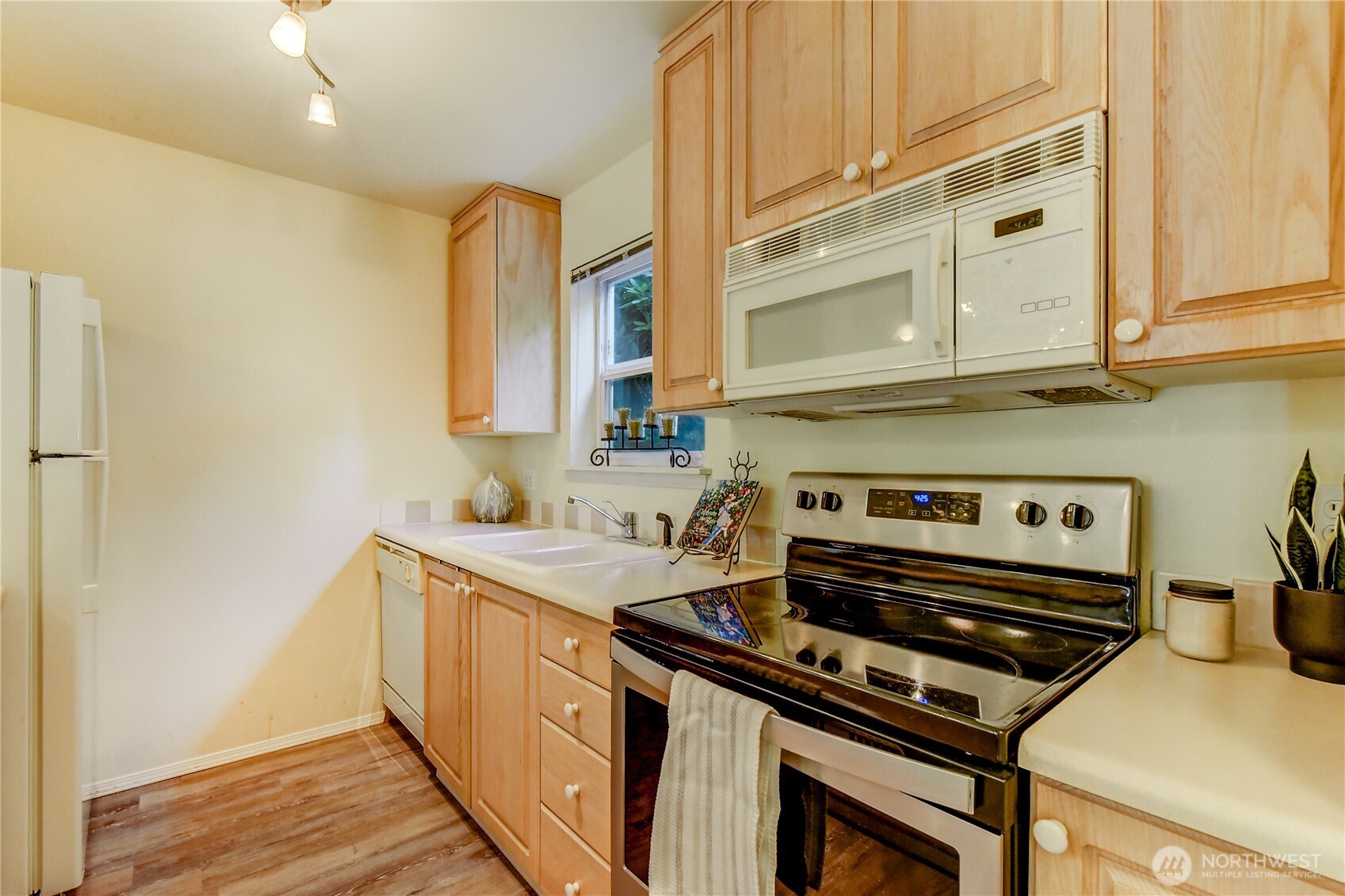 2969 142nd Place Southeast, Unit 7 Bellevue, WA 98005 - Photo 9 of 19