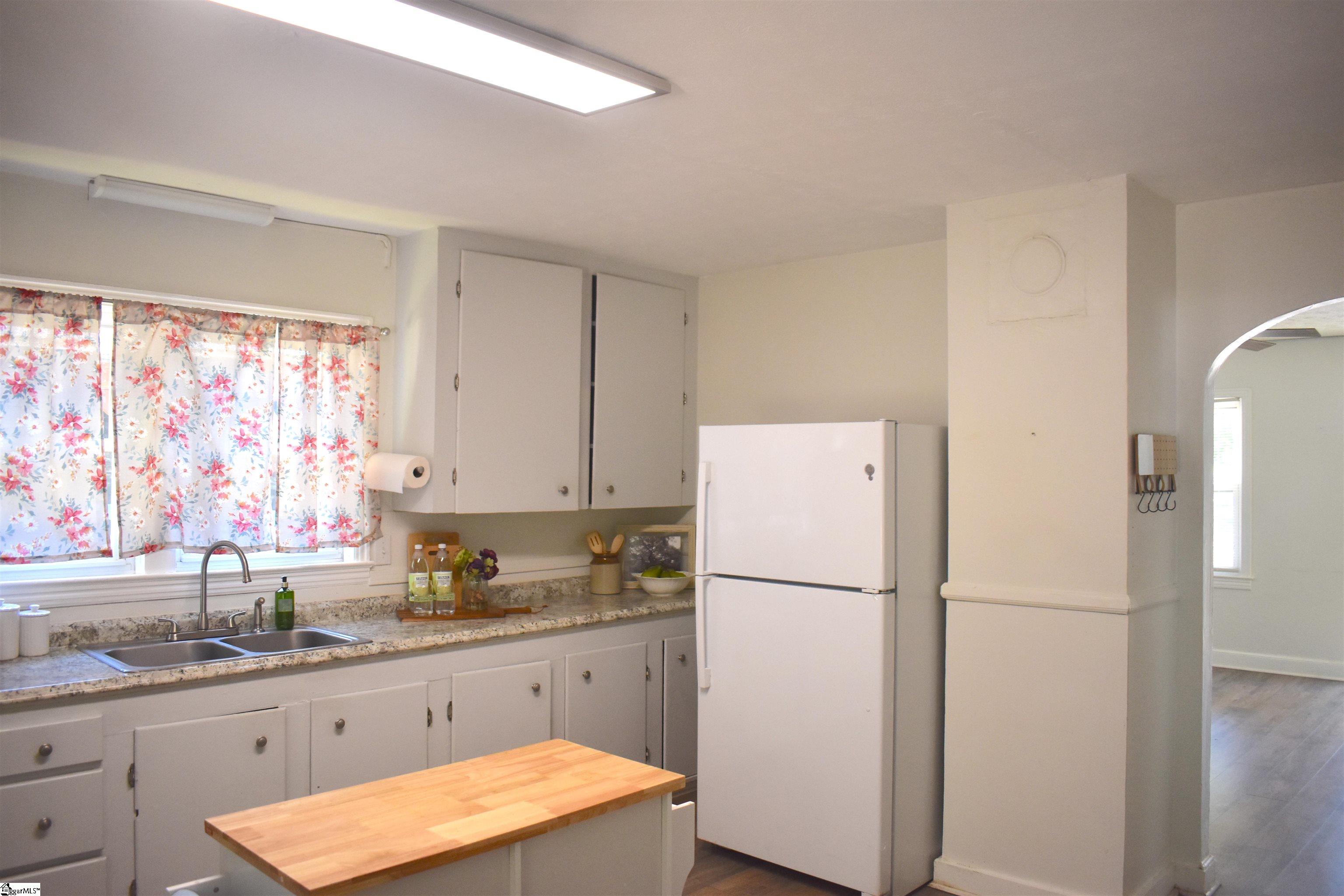 500 West 4th Avenue Easley, SC 29640 - Photo 12 of 25