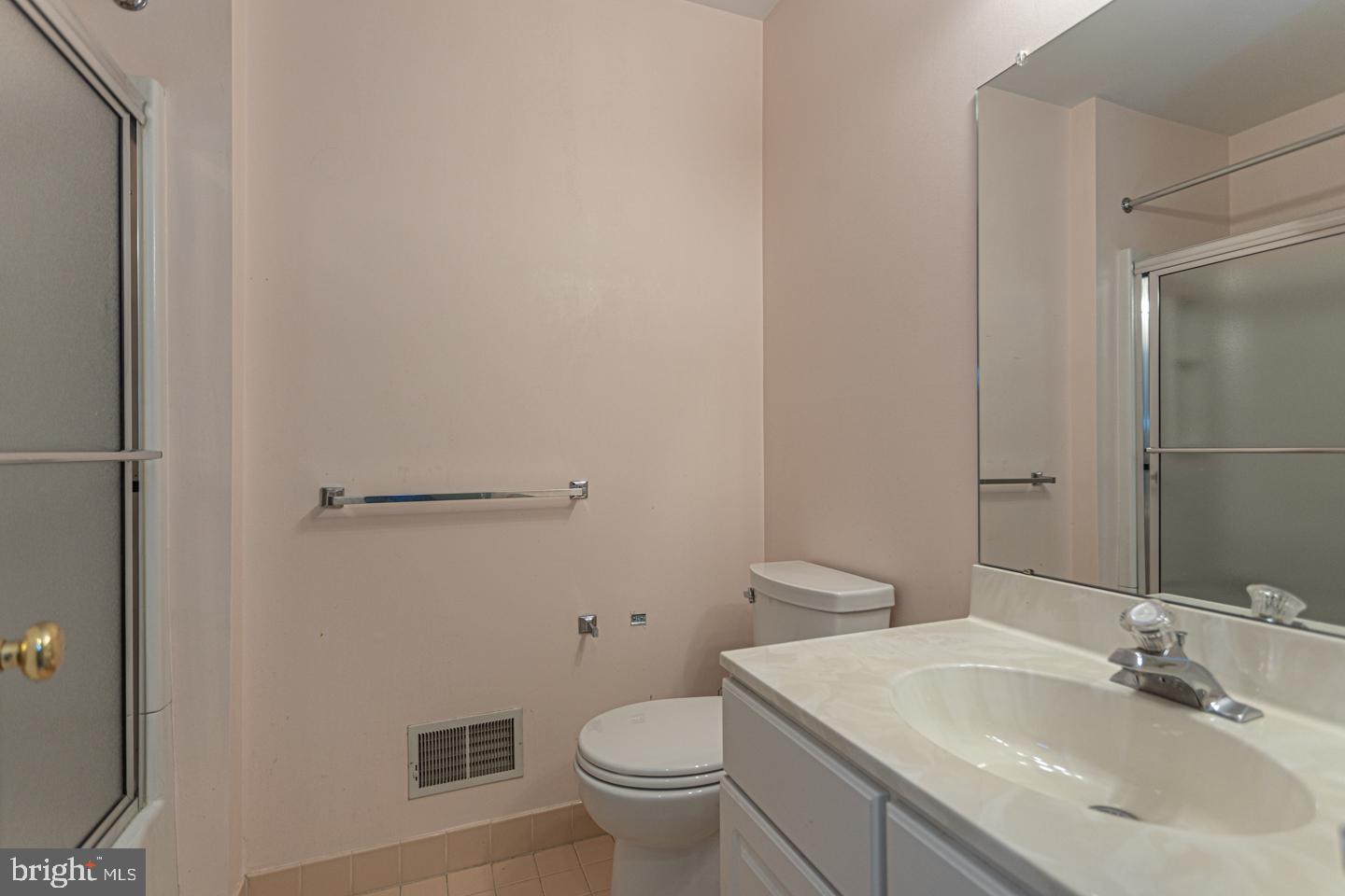 4005 Sterling Road, Unit 148 Yardley, PA 19067 - Photo 12 of 26 Upstairs hall bath