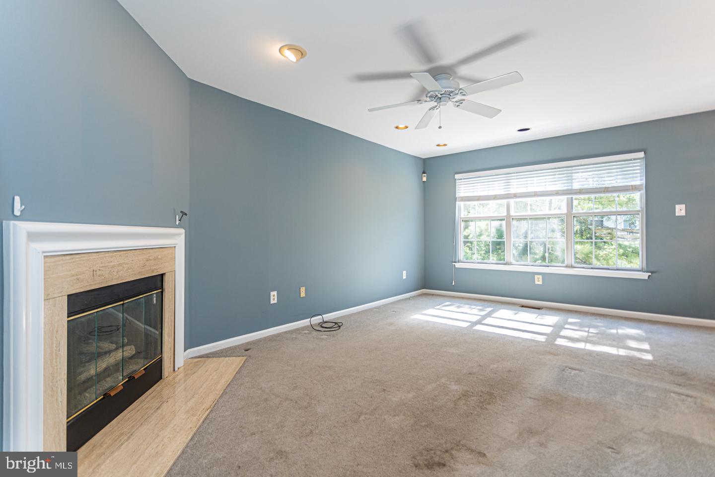 4005 Sterling Road, Unit 148 Yardley, PA 19067 - Photo 4 of 26 Living Room
