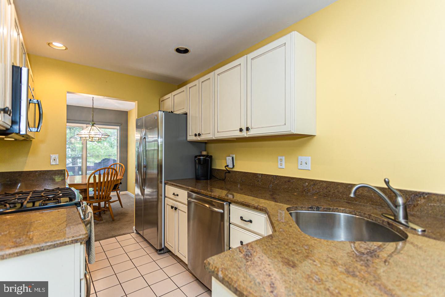 4005 Sterling Road, Unit 148 Yardley, PA 19067 - Photo 7 of 26 Kitchen