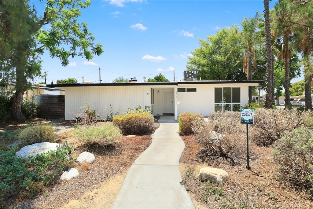 271 Greentree Road Upland, CA 91786 - Photo 3 of 38