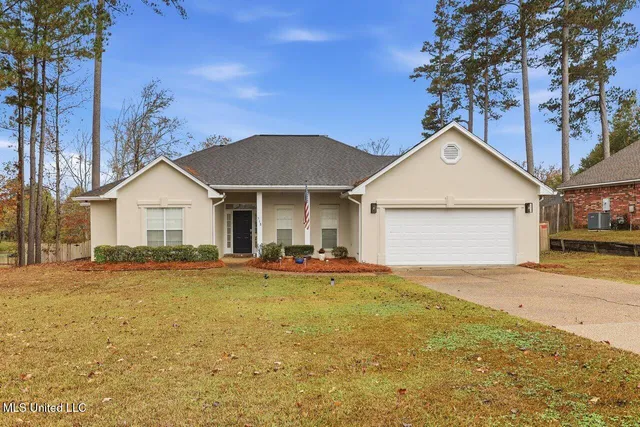 $384,900 | 518 Castlewoods Boulevard, Brandon, MS 39047