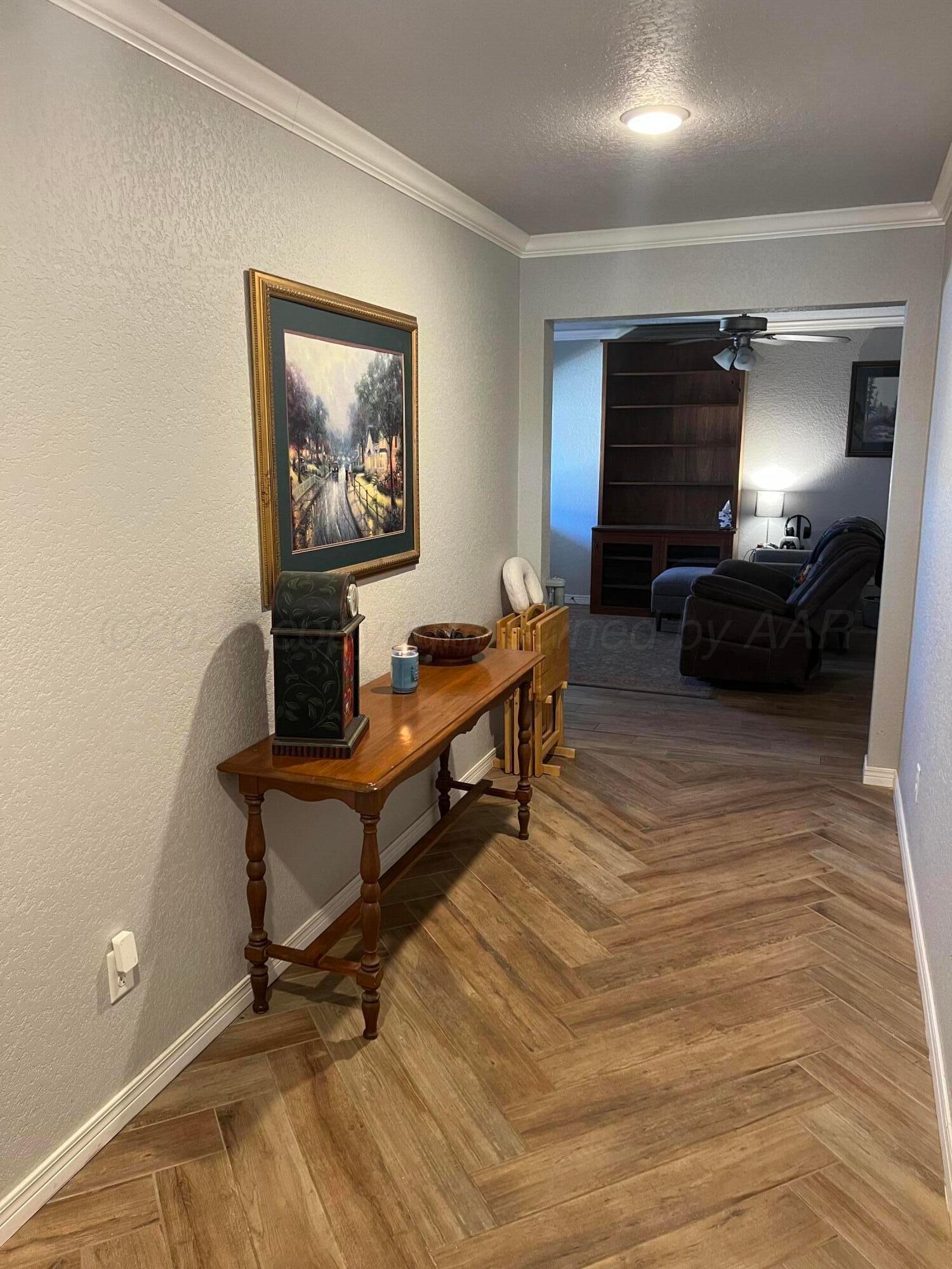5005 Longbird Street Amarillo, TX 79118 - Photo 2 of 14 Foyer