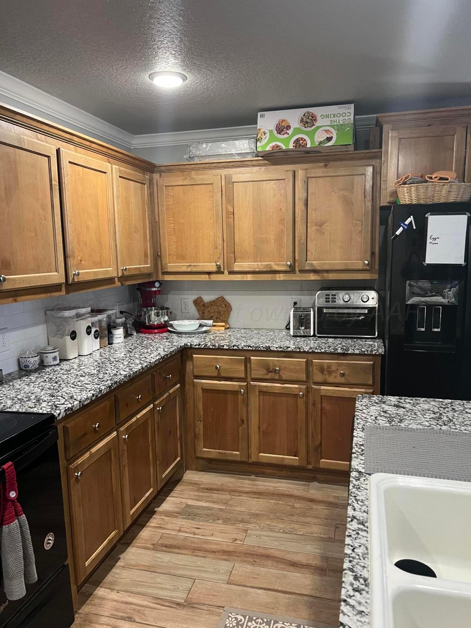 5005 Longbird Street Amarillo, TX 79118 - Photo 4 of 14 Kitchen