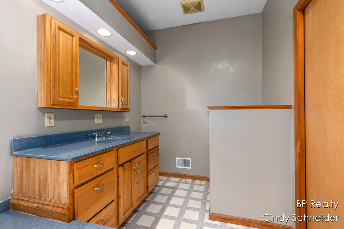 282 Centre Street Marcellus, MI 49067 - Photo 21 of 40 IMG_1020