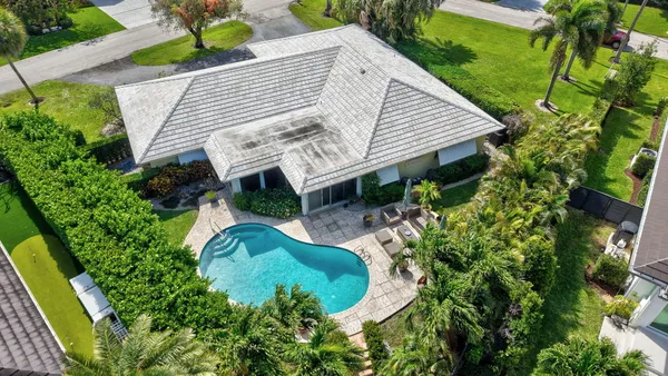 $7,500 | 30 Spanish River Drive, Ocean Ridge, FL 33435
