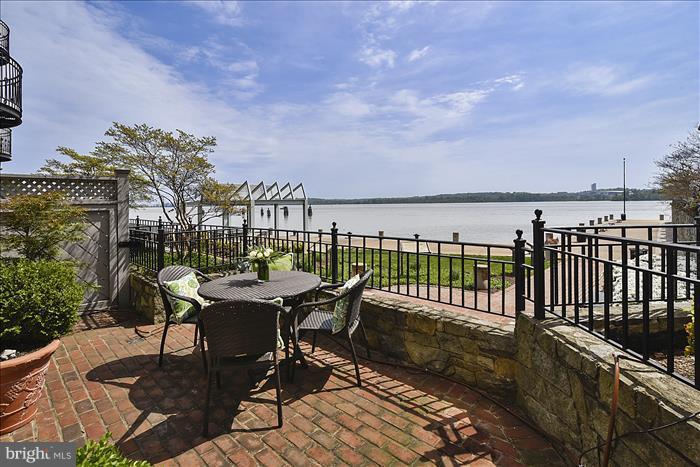 704 Fords Landing Way Alexandria, VA 22314 - Photo 1 of 28 View