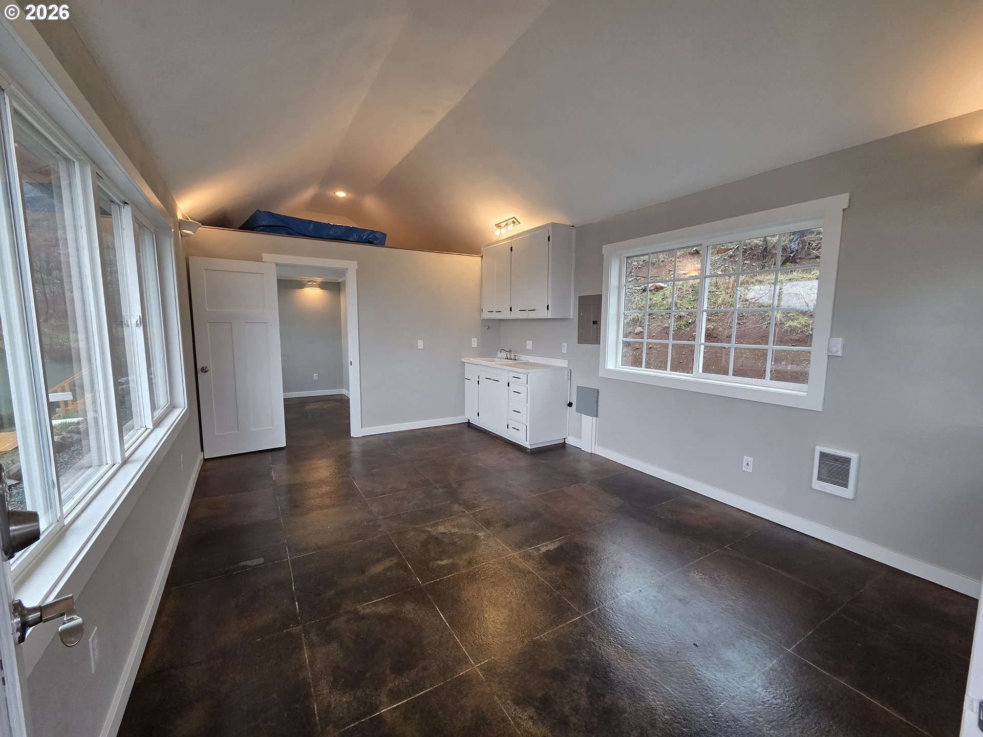 10855 Kubin Road Southeast Lyons, OR 97358 - Photo 42 of 47 Guest Quarters