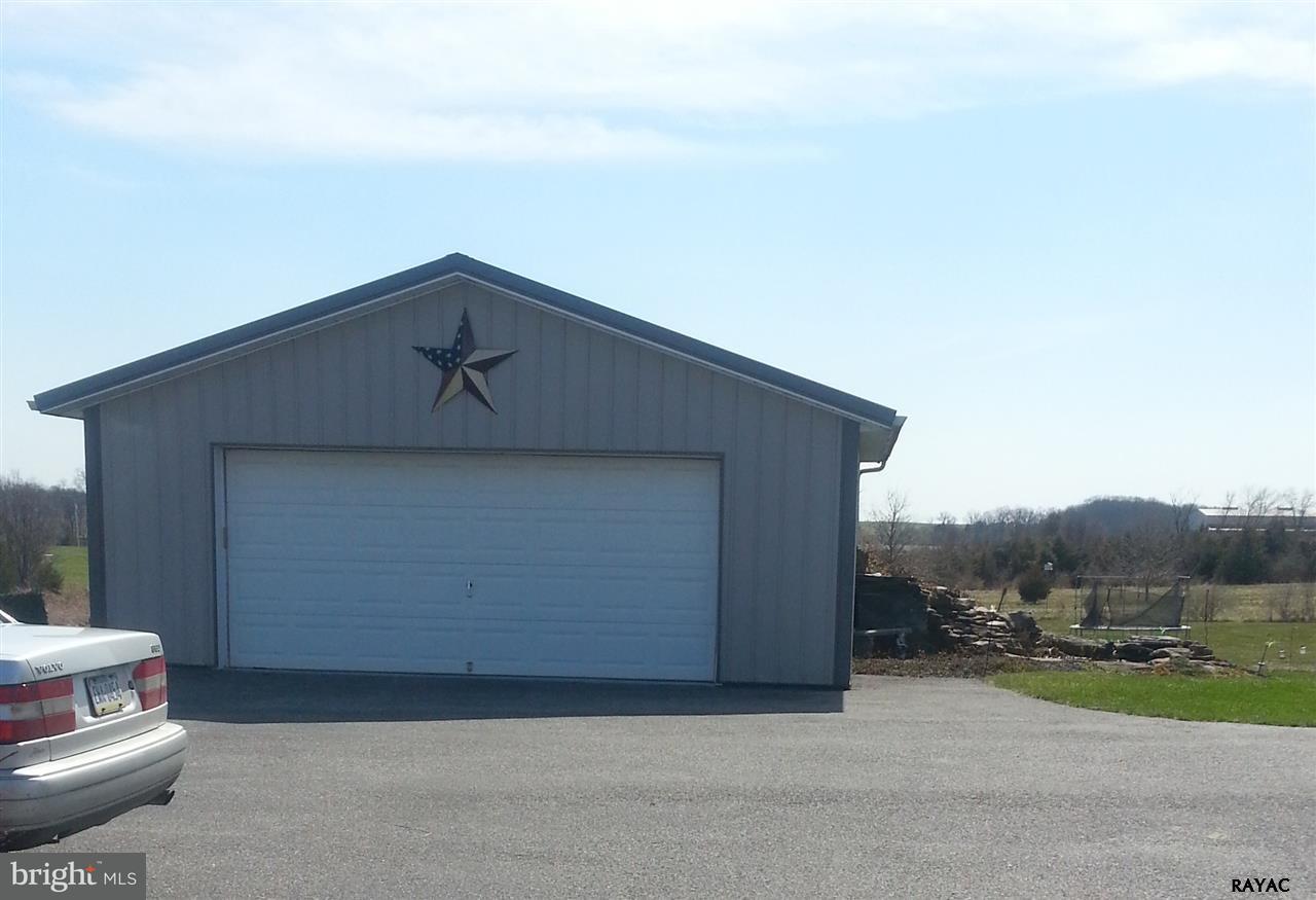 826 Rife Road East Berlin, PA 17316 - Photo 3 of 25 Gallery Image 3