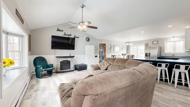 $400,000 | 25 Fairview Drive, Leeds, ME 04263