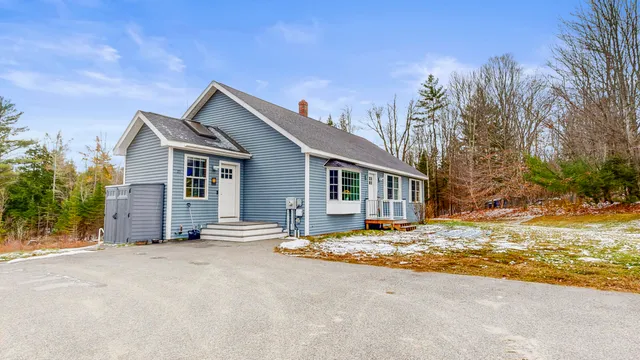 $400,000 | 25 Fairview Drive, Leeds, ME 04263