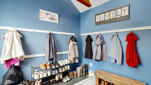 $400,000 | 25 Fairview Drive, Leeds, ME 04263