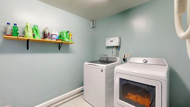 $400,000 | 25 Fairview Drive, Leeds, ME 04263