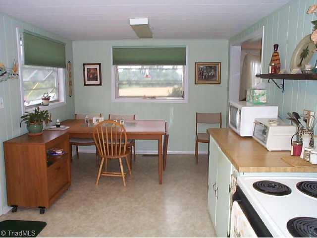 411 Aspen Road Reidsville, NC 27320 - Photo 5 of 9 Other. Kitchen