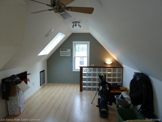 917 Lincoln Road Grosse Pointe, MI 48230 - Photo 27 of 30 P1040160.jpg